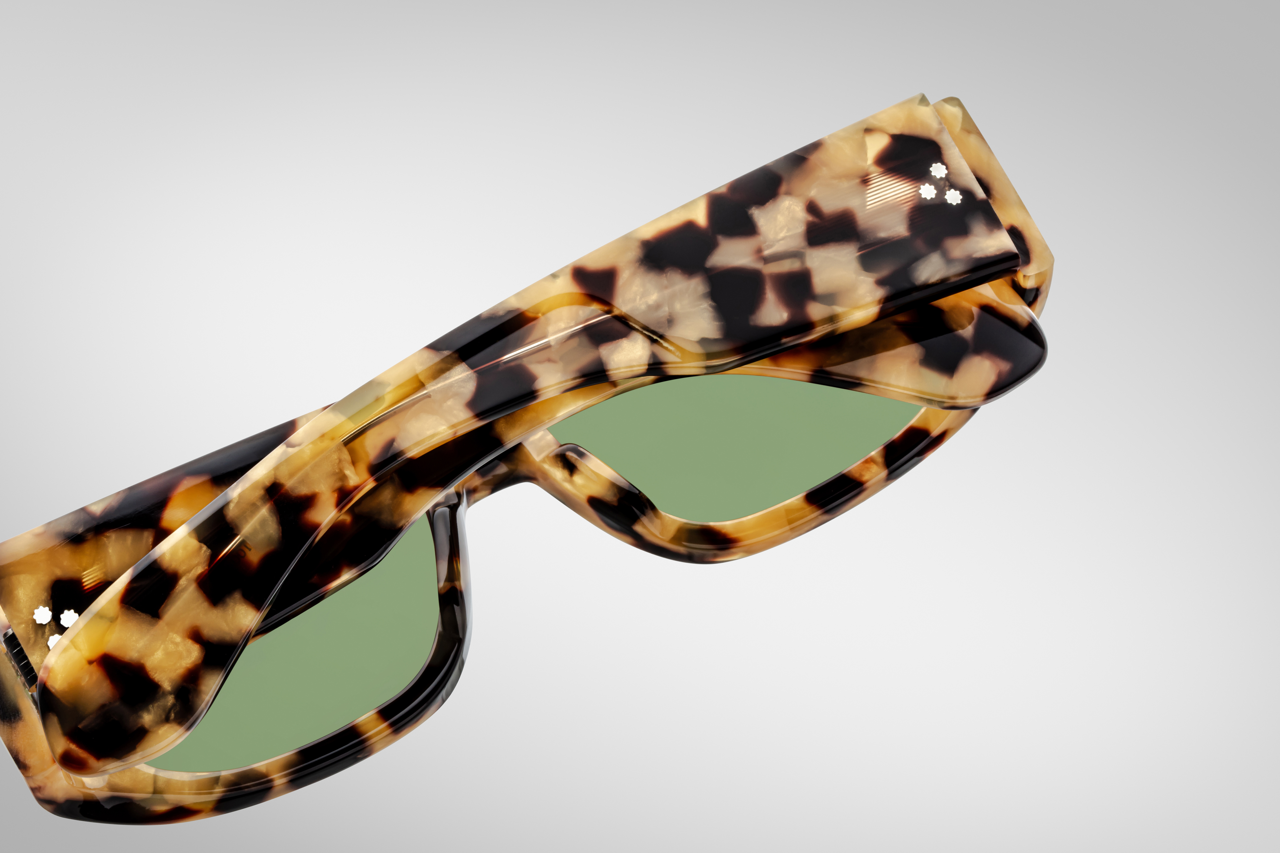 GOLD DUST: ROMI – Jacques Marie Mage